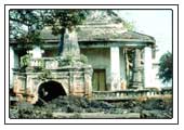 Tempelruine am Klong